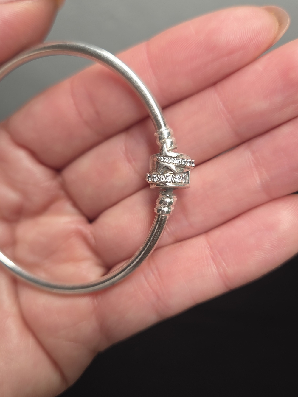PANDORA Moments Sparkling Shooting Star Clasp Sterling Silver Bangle Size 17
